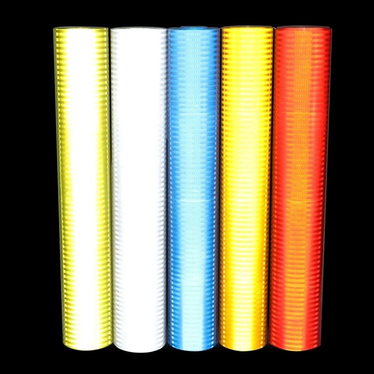 Hochintensive prismatische, bedruckbare fluoreszierende gelbe, UV-bedruckbare Pfeil-Reflexfolie, 10 Jahre selbstklebende, prismatische Acryl-Reflexfolienplatte