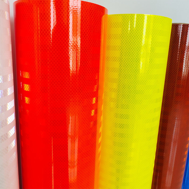 Weiß Gelb Rot Farbe HIP EGP-Klasse 7-10 Jahre Garantie reflektierende Bleche Vinylfolie für die Straßenverkehrssicherheit