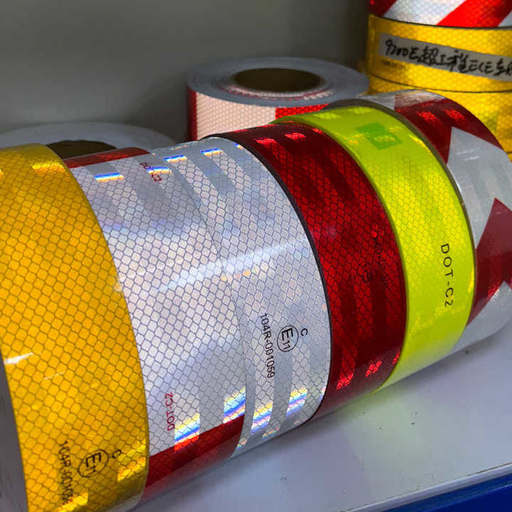 Prismatische Sichtbarkeit 2 Zoll x 50 Yard DOT-C2 Reflexionsband Aufkleber für Fahrzeug LKW