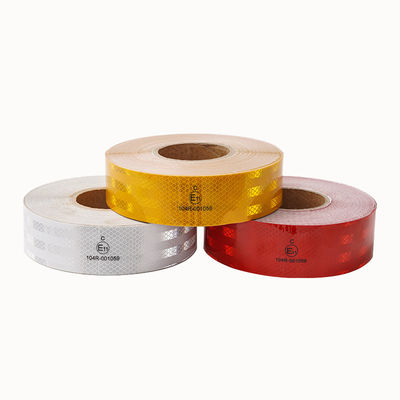 Guter Preis PET-Prismatische ECE 104R-Reflexionsband-Reflexionssticker für Fahrzeug-Lkw Online