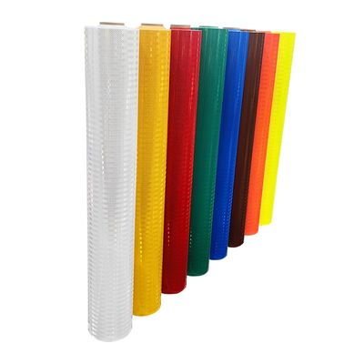 Guter Preis Hochintensive prismatische, bedruckbare fluoreszierende gelbe, UV-bedruckbare Pfeil-Reflexfolie, 10 Jahre selbstklebende, prismatische Acryl-Reflexfolienplatte Online