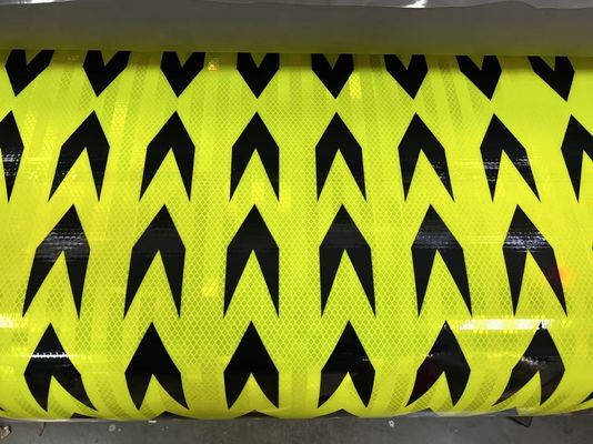 Guter Preis Fluoreszierendes gelbes UV-bedruckbares Pfeilschild, prismatische reflektierende Folienrolle Online