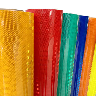 Guter Preis Mikroprismatisches PET-Reflexionsblatt, das digital gedruckt und gegen Witterungsbedingungen für Verkehrszeichen geeignet ist Online